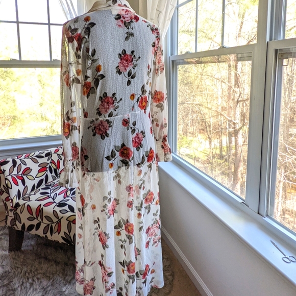 🔴SOLD🔴Vintage Chiffon Poet Sleeve Dressing Gown Size M - Picture 2 of 15